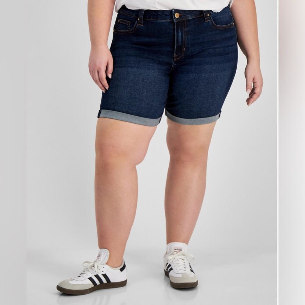 Celebrity Pink Dark Blue Bermuda Shorts